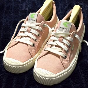 Cariuma OCA Low Canvas Sneaker Unisex M6/W7.5 Rose